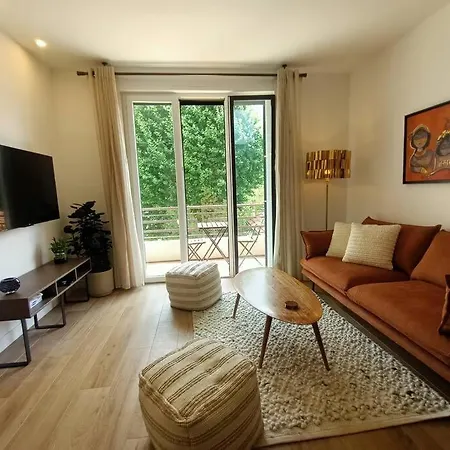 The Chic Liberation ニース