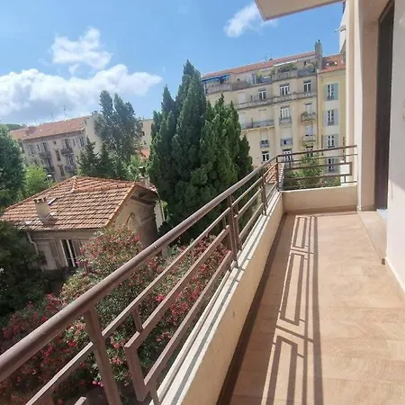 The Chic Liberation Νίκαια