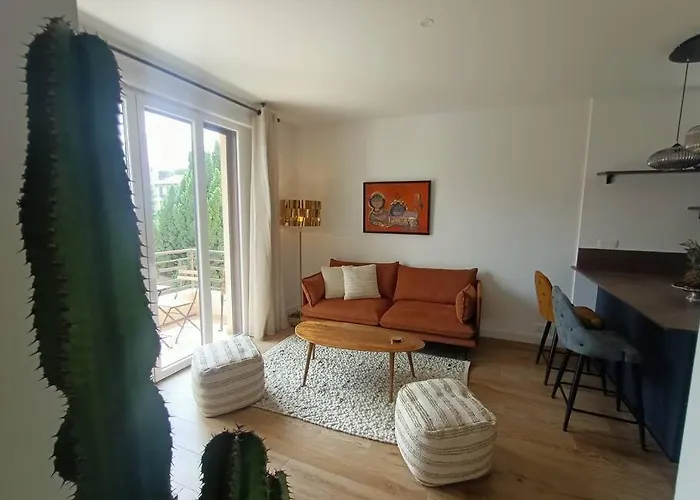 The Chic Liberation Apartment *