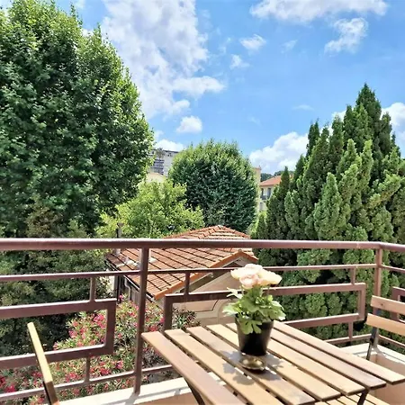 The Chic Liberation Apartament